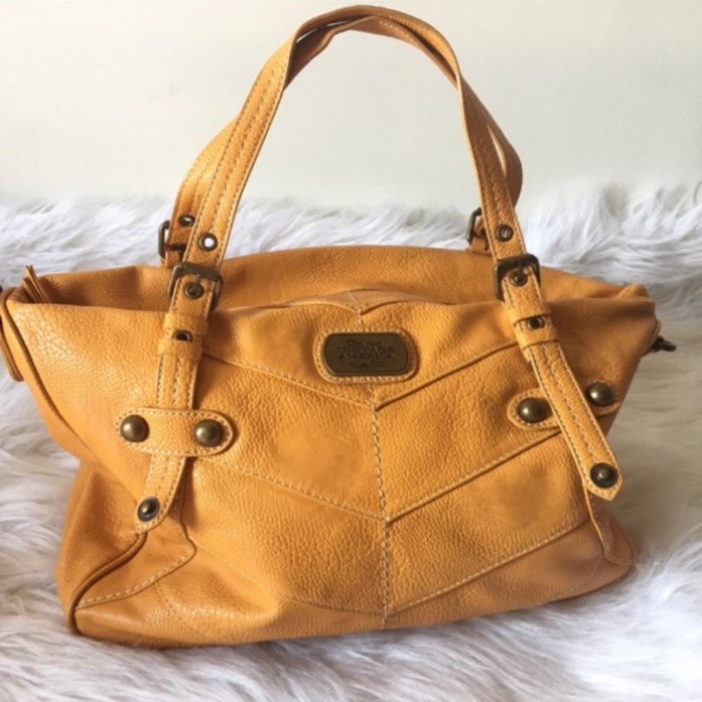 ISO Nine West Vintage America yellow bag